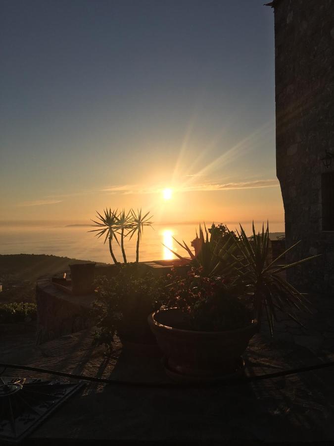 Πύργος Παραδοσιακός Με Μαγευτική Θέα - Villa Traditional Tower With Amazing Sea View Areopoli Bagian luar foto