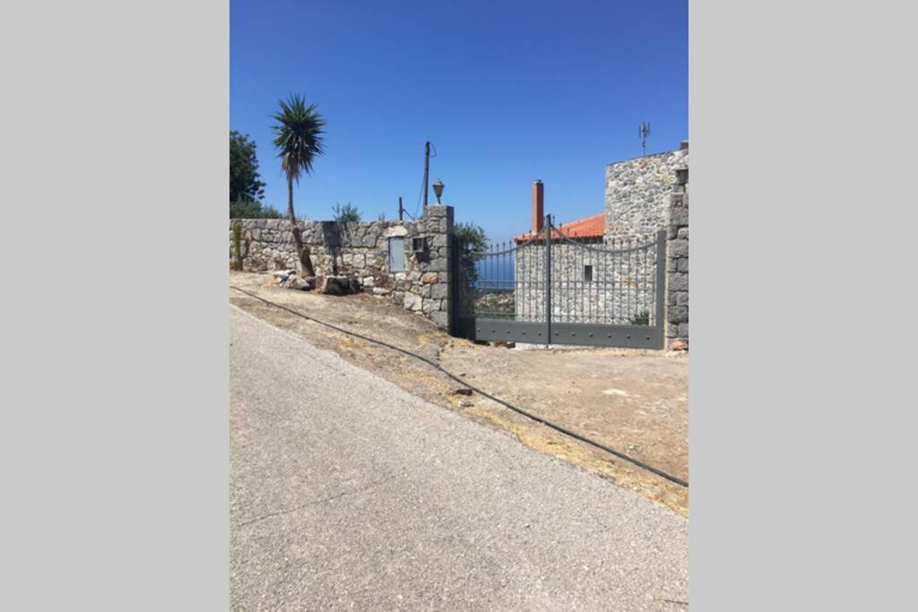 Πύργος Παραδοσιακός Με Μαγευτική Θέα - Villa Traditional Tower With Amazing Sea View Areopoli Bagian luar foto